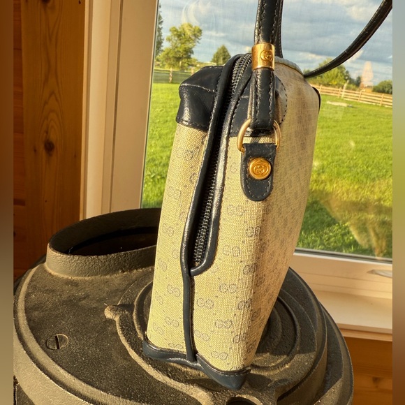 Gucci VINTAGE Micro GG Navy Canvas Crossbody - Picture 4 of 10